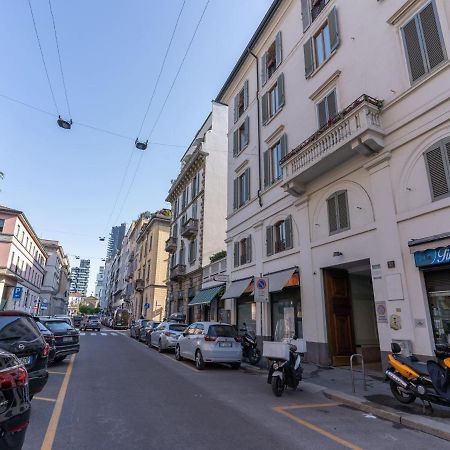 The Best Rent - Gorgeous Two-Bedroom Apartment In Porta Nuova District Milano Eksteriør bilde
