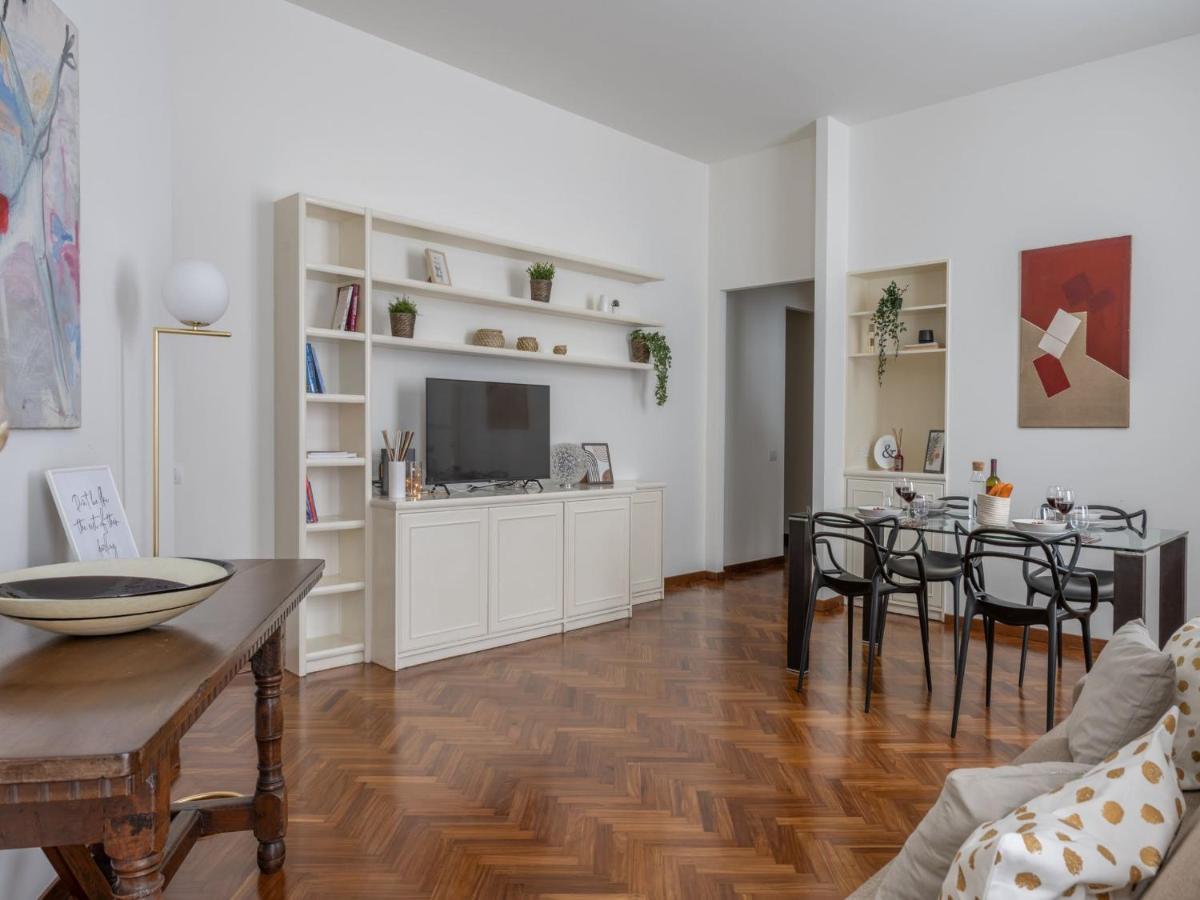 The Best Rent - Gorgeous Two-Bedroom Apartment In Porta Nuova District Milano Eksteriør bilde