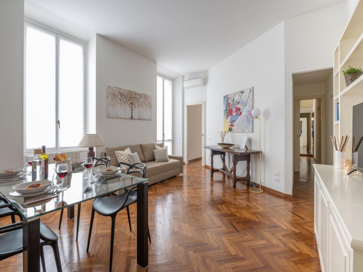 The Best Rent - Gorgeous Two-Bedroom Apartment In Porta Nuova District Milano Eksteriør bilde