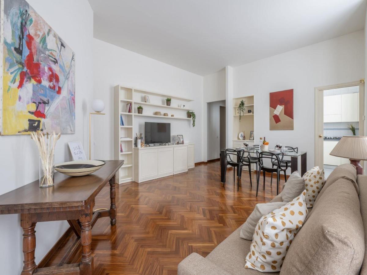 The Best Rent - Gorgeous Two-Bedroom Apartment In Porta Nuova District Milano Eksteriør bilde